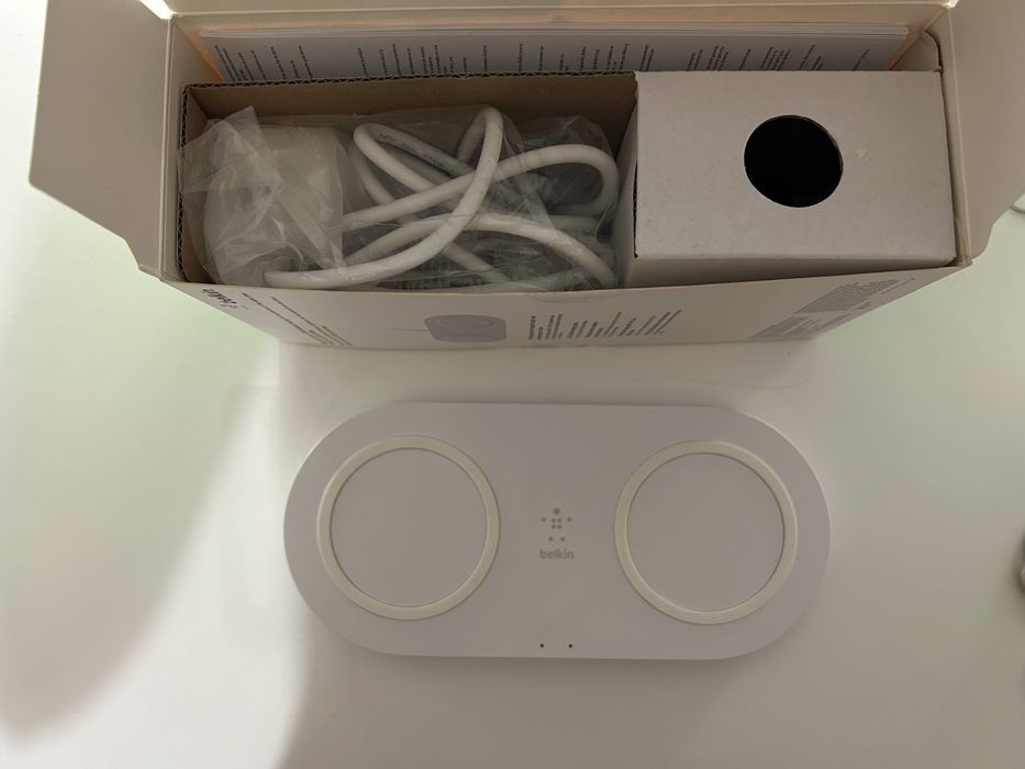 Carregador de emulsão para telefone e smartwatch