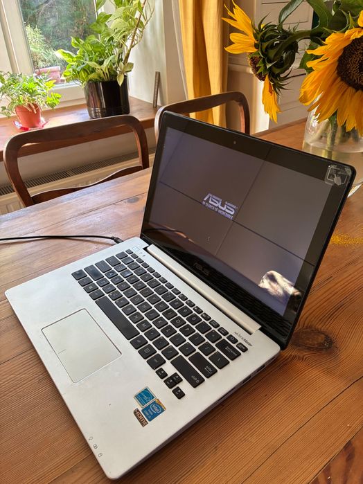 Laptop ASUS RQ301LA | Dotykowy Ekran 13.3" | Windows 8.1 | Intel Core i5