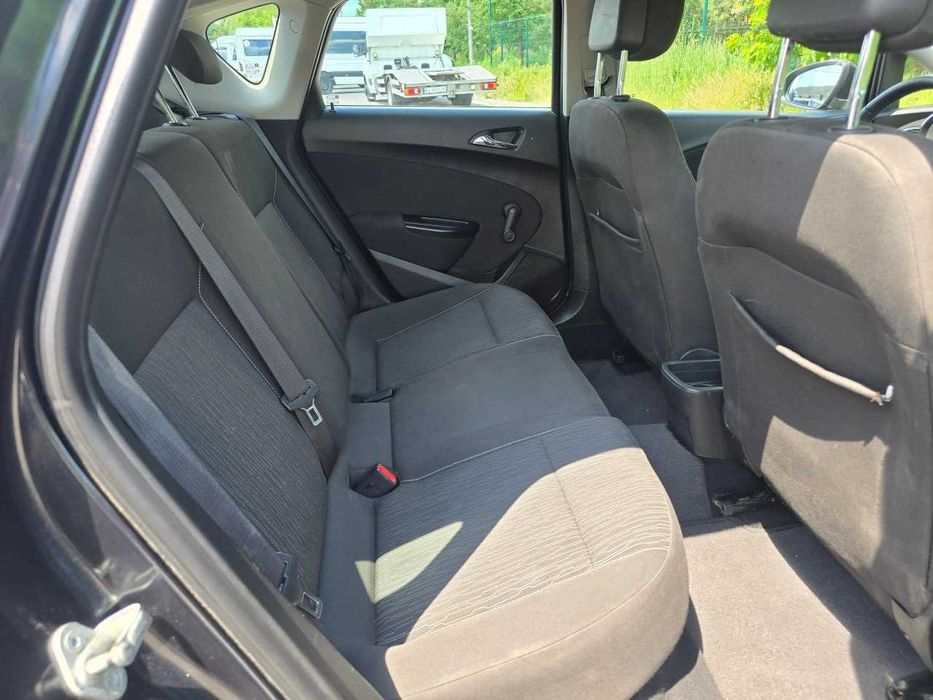 Продам  Opel Astra 2013. Можна в розстрочку, під викуп.