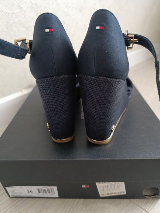 Tommy Hilfiger босоніжки, еспадрильї жіночі 36 р