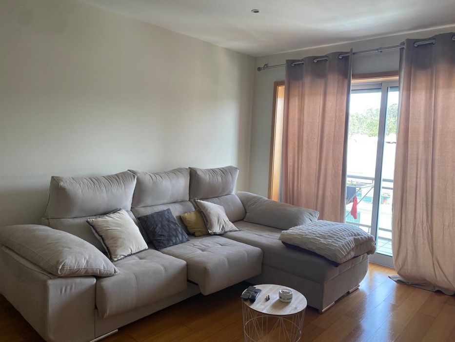 Sofa com chaise-longue