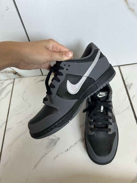 Жіночі кросівки nike dunk low у кольоровій гамі black/grey