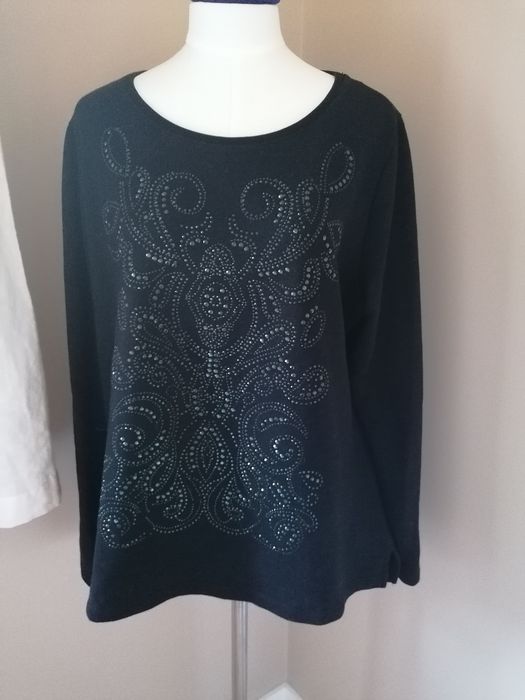 Czarna bluza firmy C&A