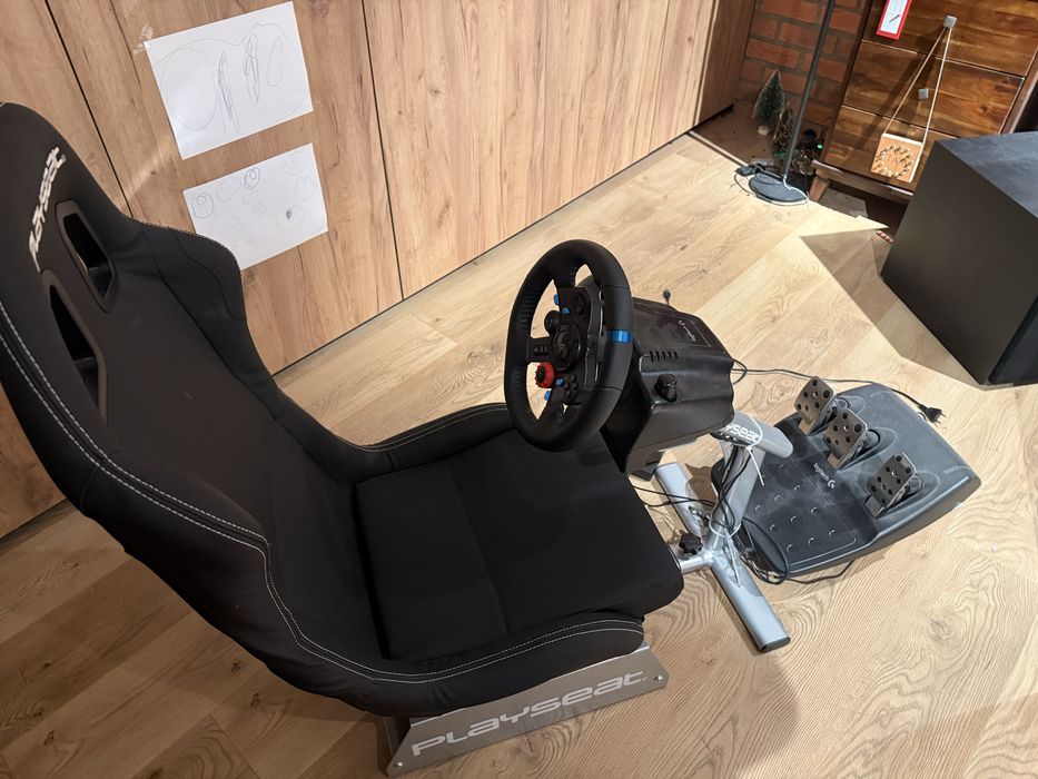 Symulator wyścigowy Logitech G29 + Playseat Evolution + pedały – komplet