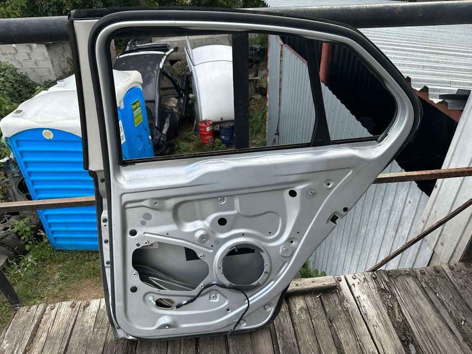 Дверь задняя правая VW jetta 2008