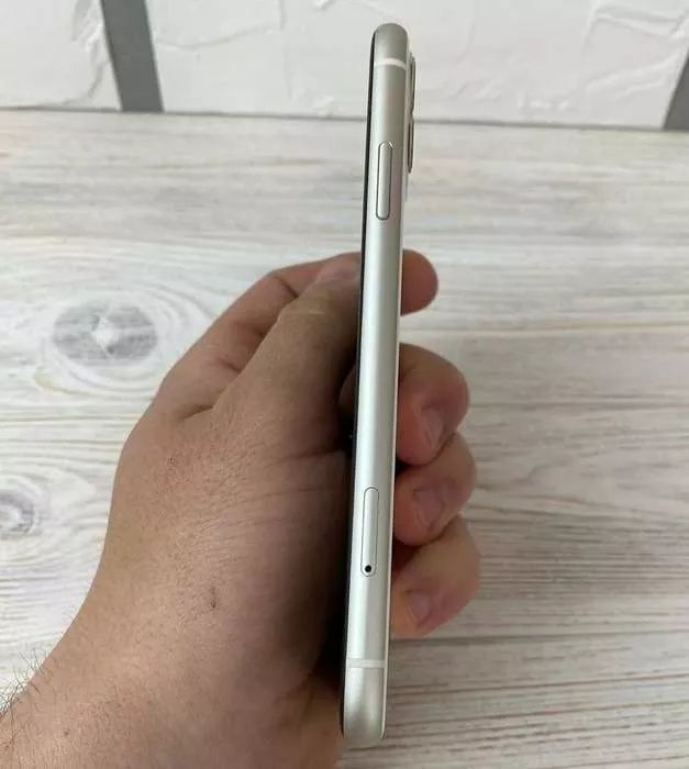 Продам свой айфон 11