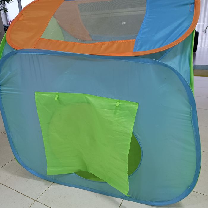 Tenda desdobrável de criança, usada mas bem estimada, com 90/90/100 cm