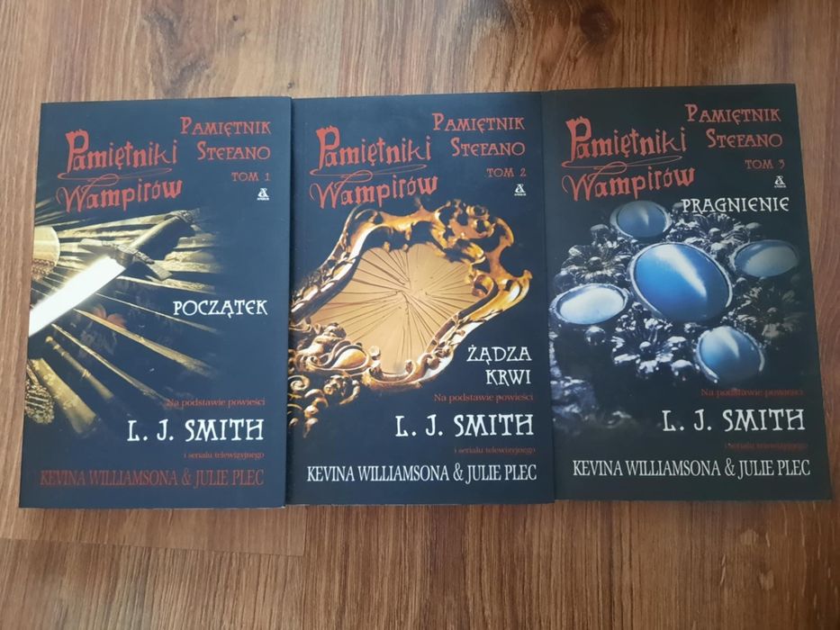 Trzy pierwsze tomy "Pamiętniki wampirów"