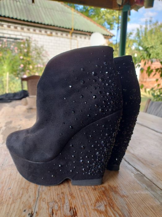 Черевики на танкетці 37 р. 24 см
