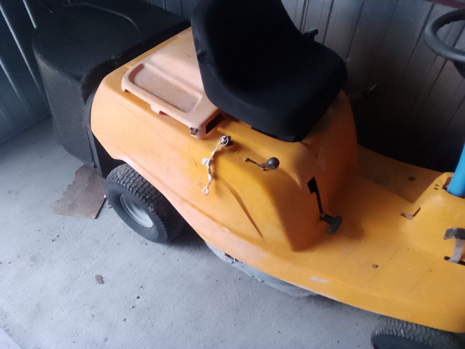 Traktorek kosiarka marki Stiga.