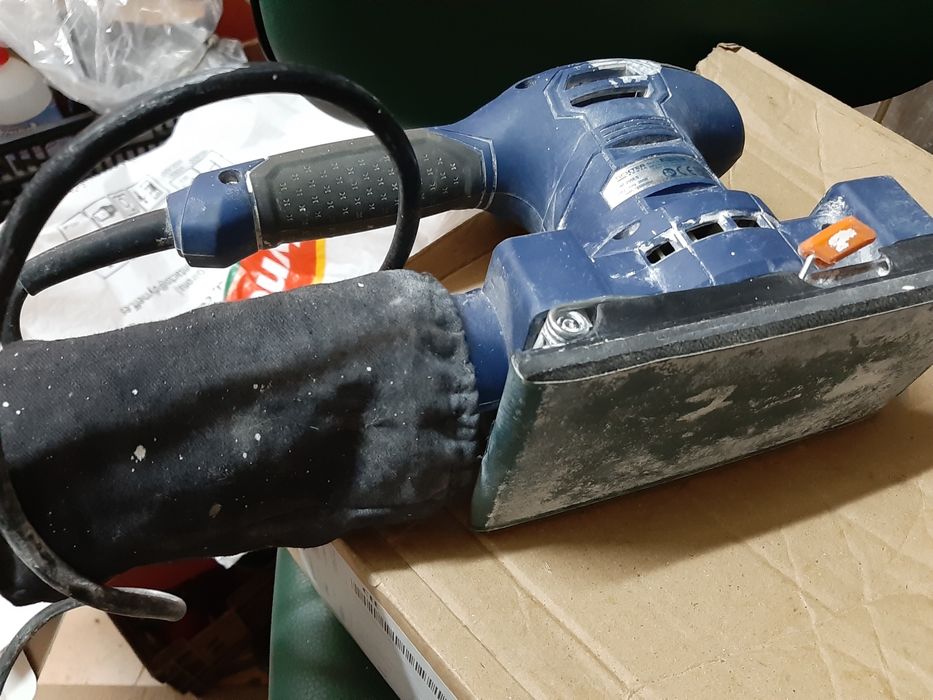 Lixadora a funcionar como nova