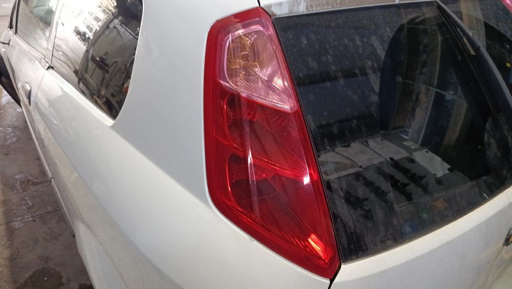 Farolim esquerdo FIAT Grande Punto Van (199_)