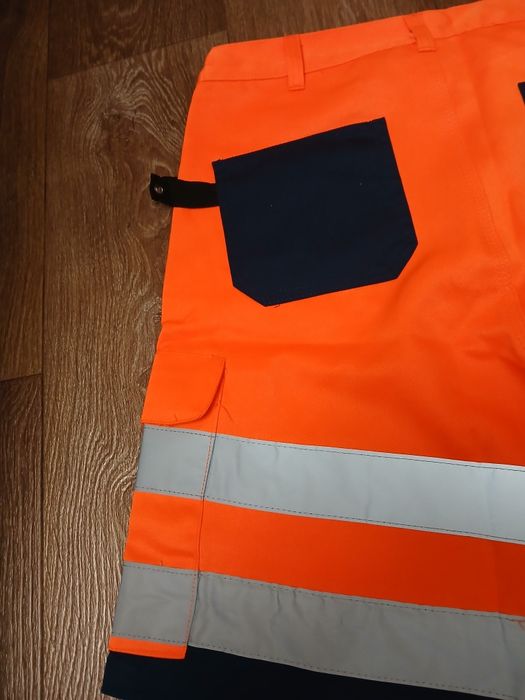 Шорти робочі . Помаранчеві.