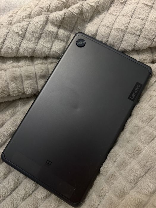 Mały tablet lenovo