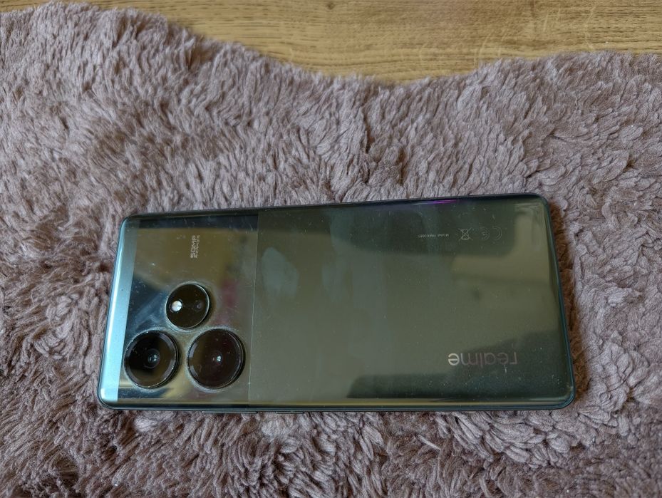 Realme gt6 8gb/256 + ładowarka 120W!