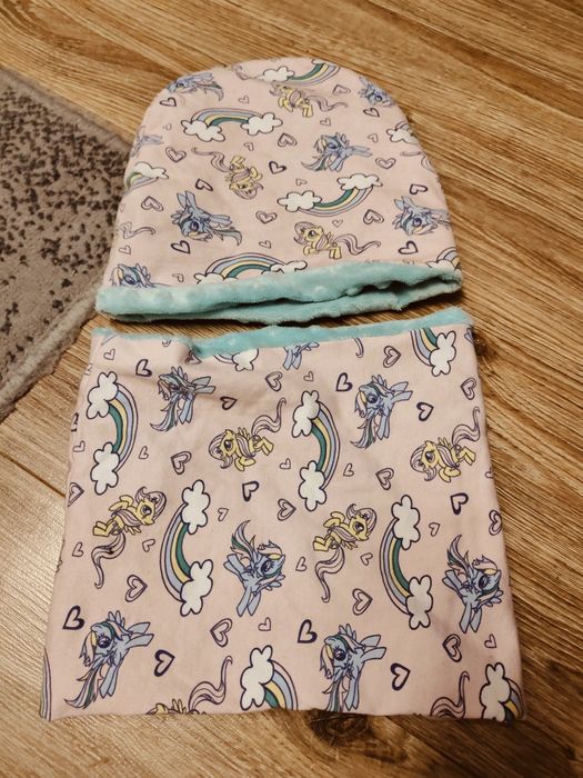 Komplet czapka plus komin