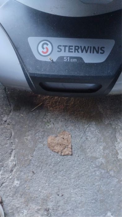 Maquina corta relva com cesto