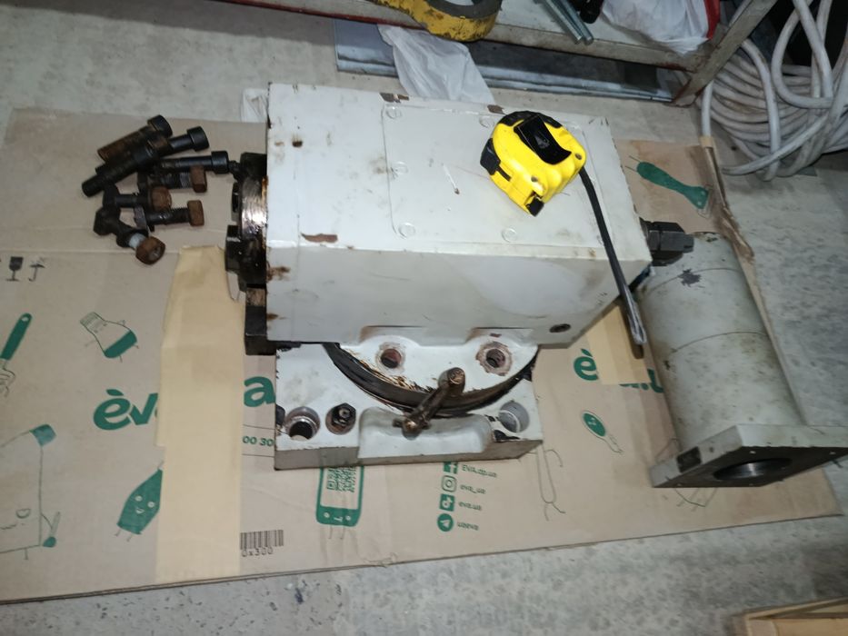 Вертикальная фрезерная головка ВФГ фрезерного станка 6720