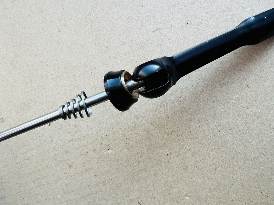 Szybkozamykacz SRAM Zacisk Tylnego Koła Piasta QR oś Alu lekki 45g