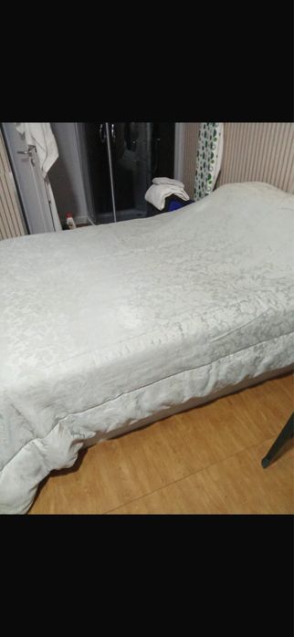 Cama e colchao estado novo