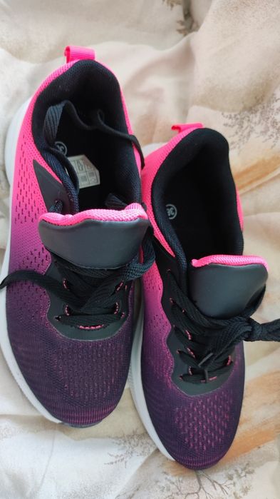 Adidasy, roz. 36