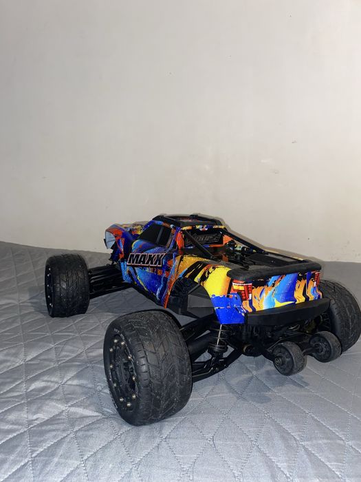 Traxxas Maxx.