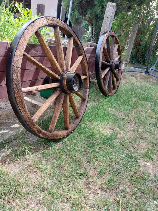 Drewniane koła od wozu