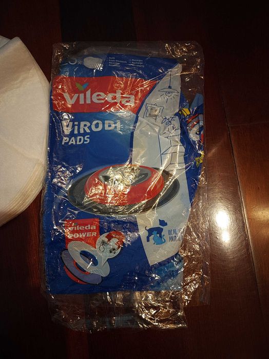 Robô com Mopa Vileda ViROBi Robot Slim Navegação Autonoma