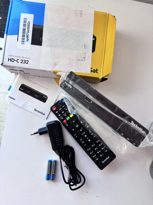HD-C 232 to cyfrowy odbiornik kablowy HDTV marki TechniSat.
