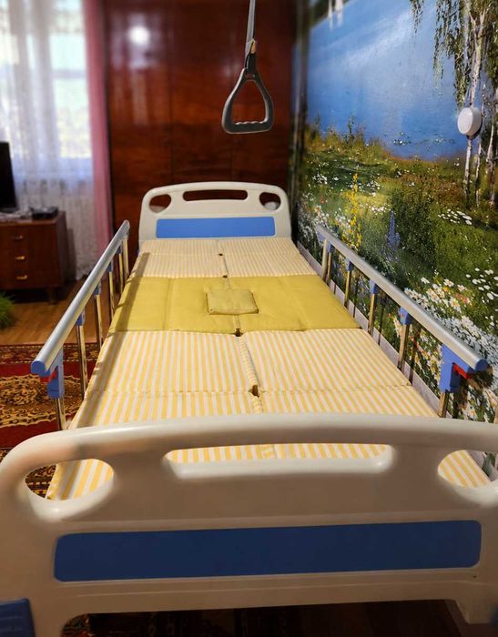 Ліжко  для лежачих та літніх людей