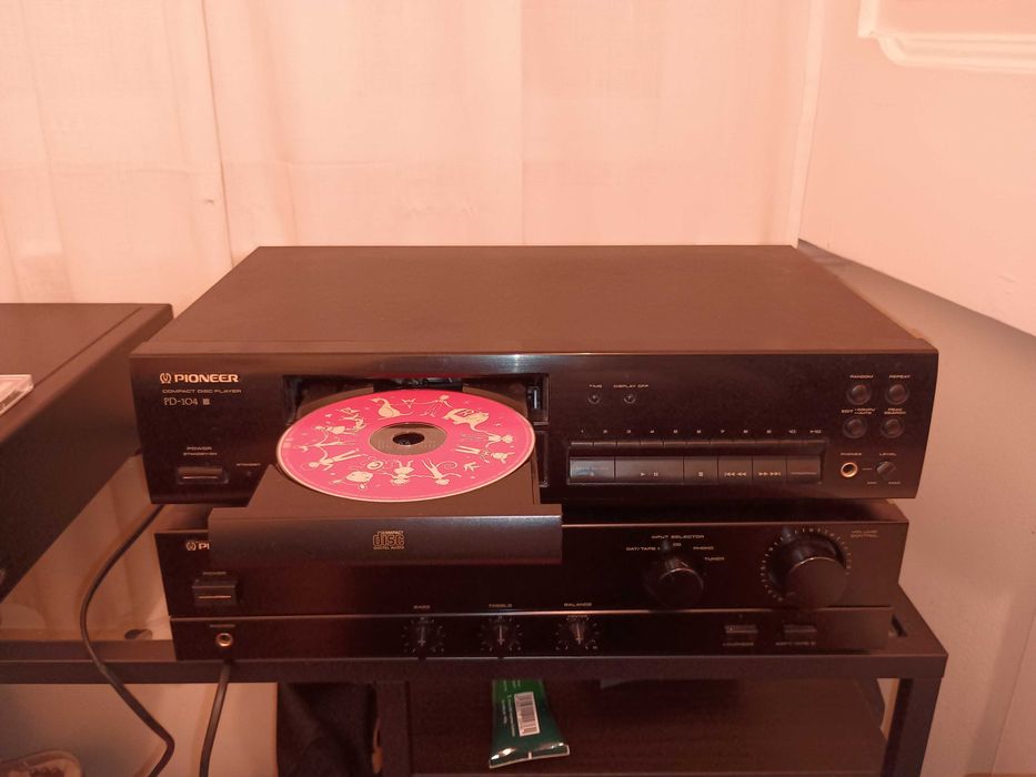 Pioneer Compact Disk Player PD-104