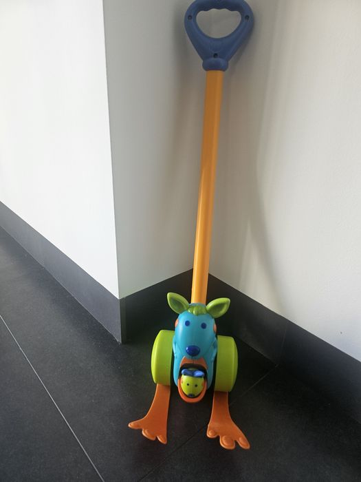 Brinquedo canguru