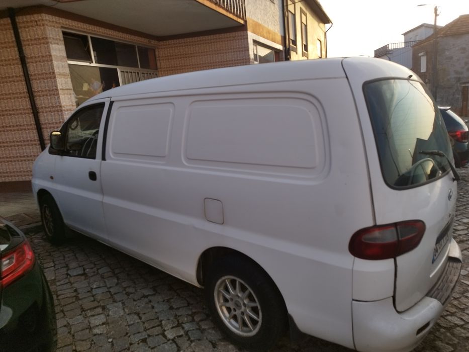 Hyundai H1 2000.