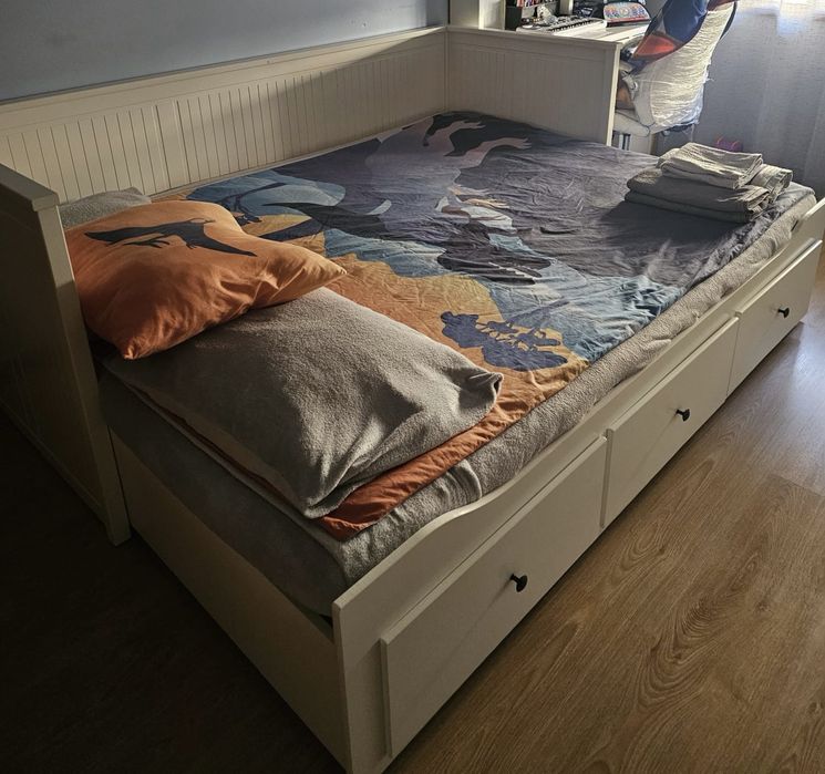Cama HEMNES IKEA + 2 colchões