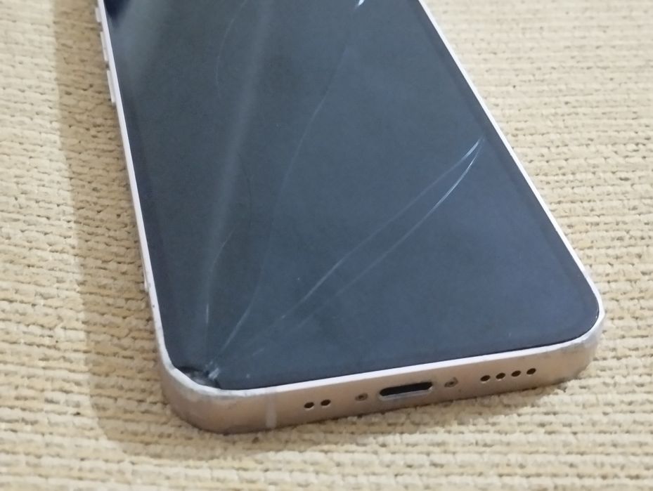 iPhone 13 mini Rosa 128GB – Para Peças ou Reparação