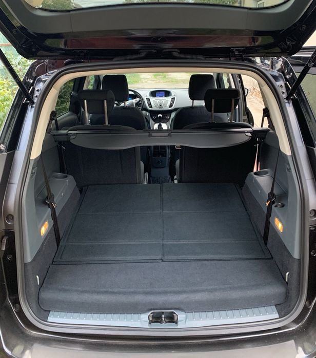 Продам автомобіль Форд 7місний. Чудова комплектація.