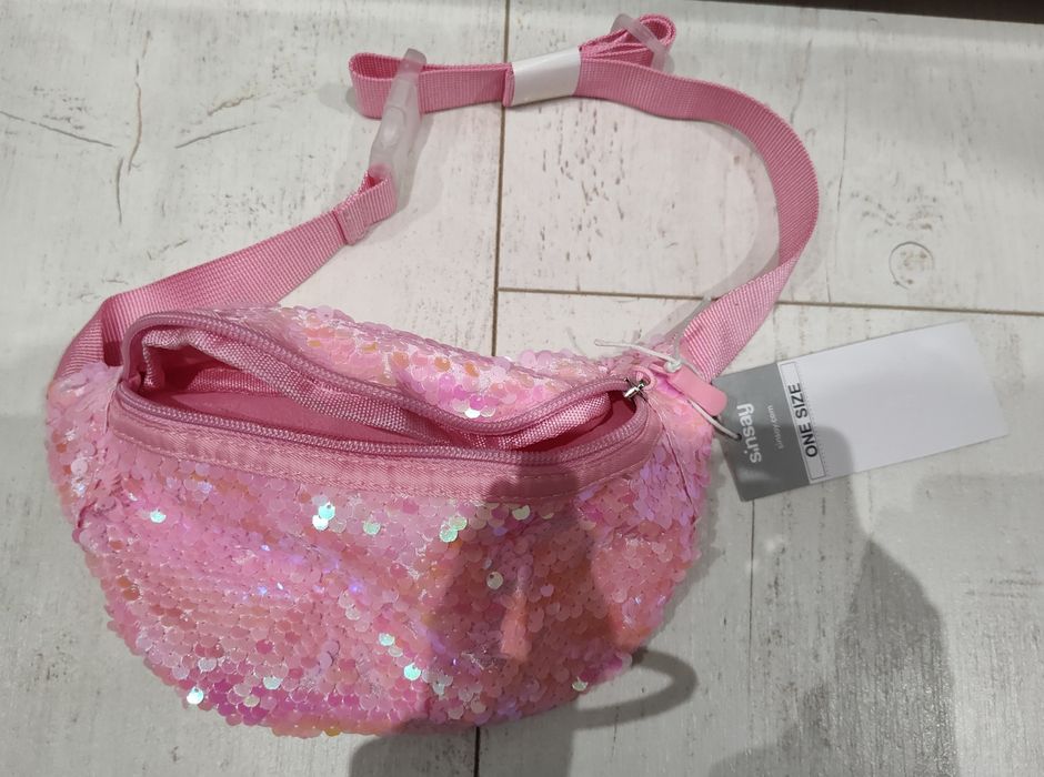 Różowa cekinowa nerka