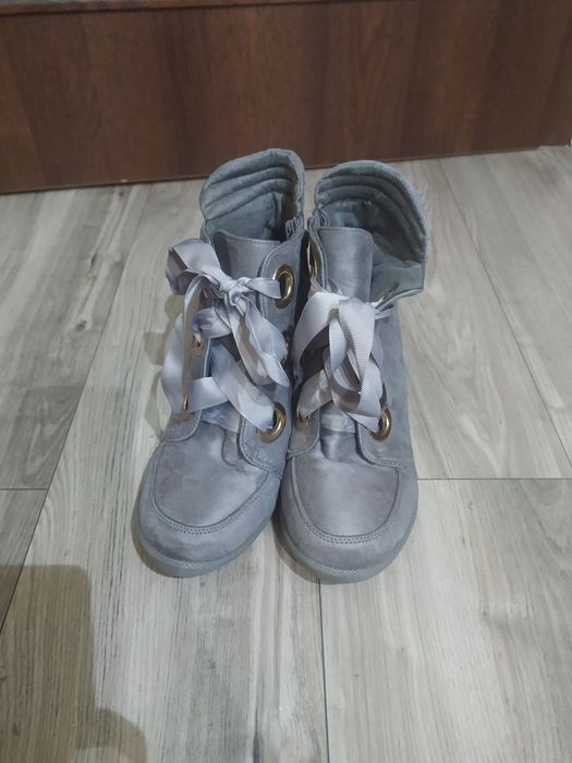 Botki buty do kostek jesienne wiosenne rozmiar 39 zamszowe