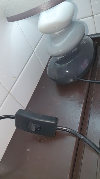 Candeeiro com Pedras  está Novo ofereço lâmpada Led