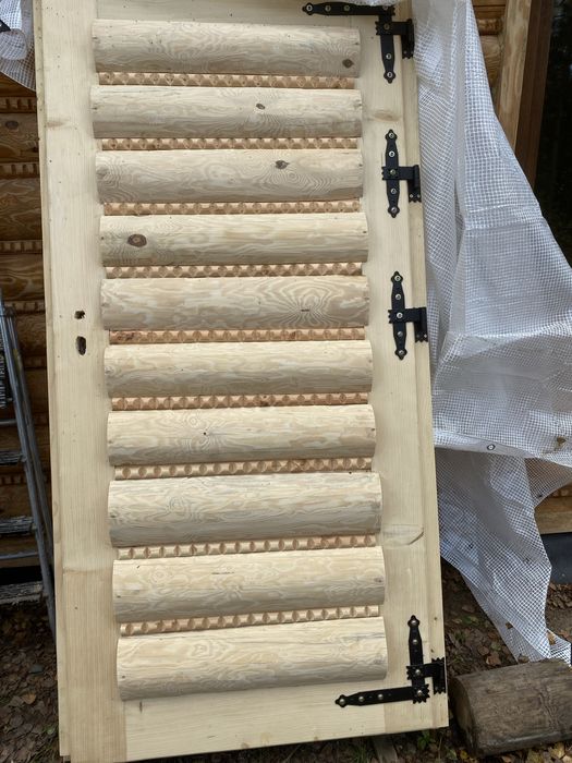 Sprzedam drzwi drewniane zewnętrzne do domu sauny