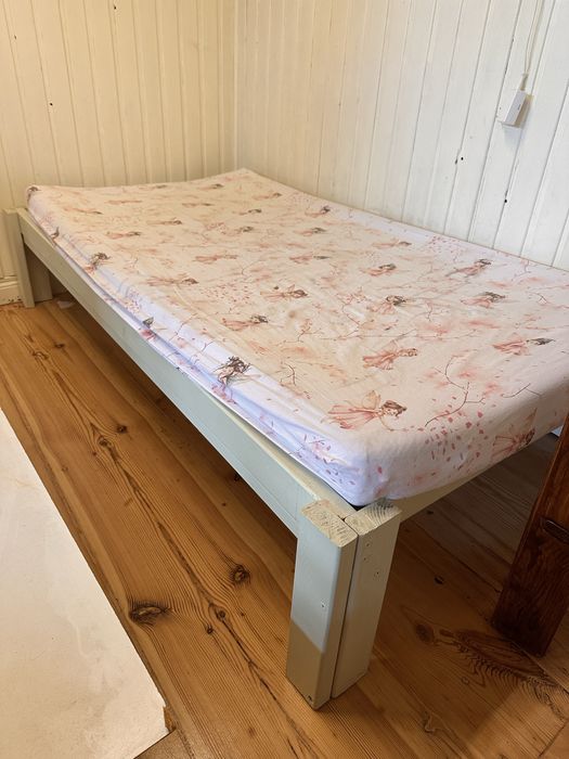 Łóżko drewniane dziecięce z materacem 160x80