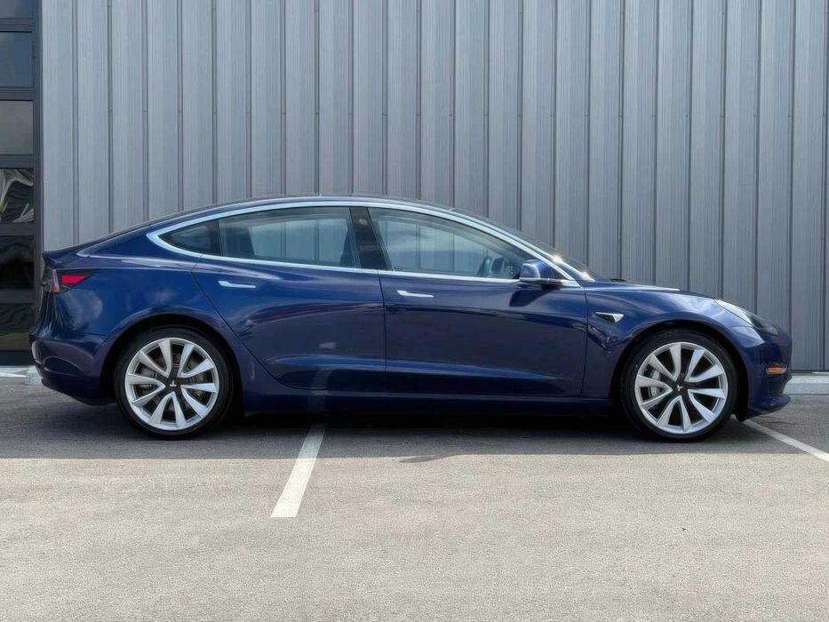 Tesla Model 3 Performance      2018
