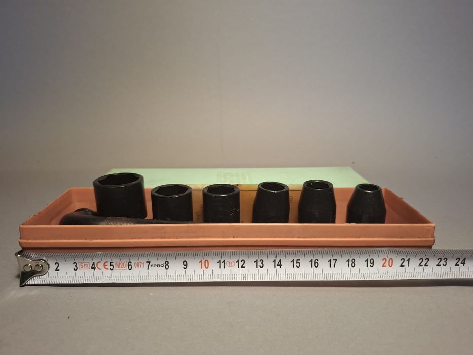 Zestaw kluczy nasadowe prl Nowe