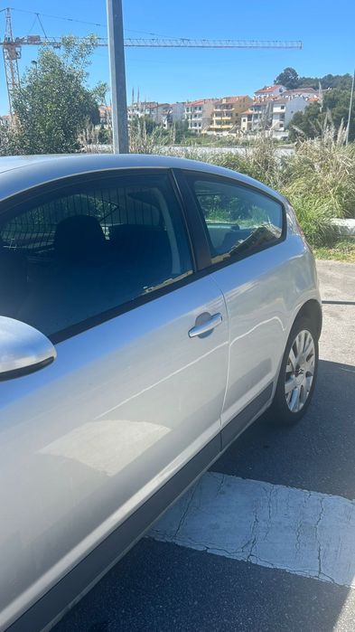 Citroën C4 1.6 HDi-aceito troca por 5 lugares