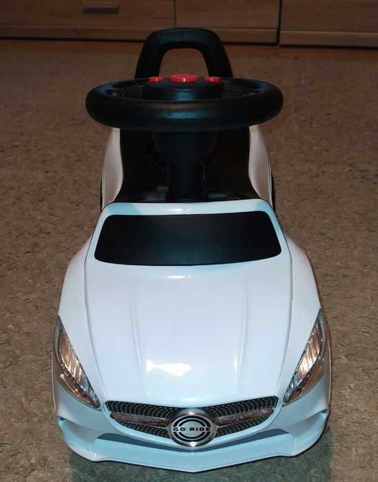 sportowy jeździk, auto , chodzik, muzyka, światła, klakson , nowy