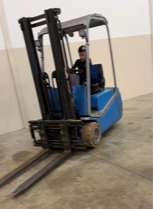 empilhador electrico 1600kg