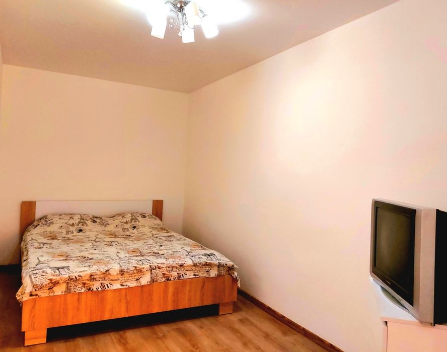 Подобова оренда 2-кімнатної квартири з автопомним опаленням в центрі!