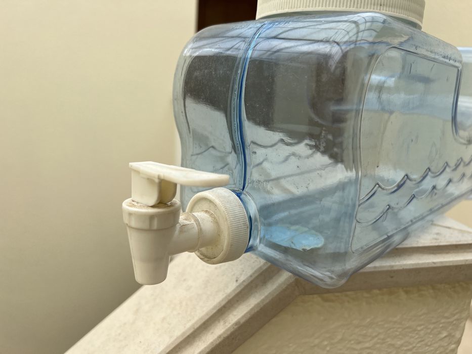 Depósito de água em plástico