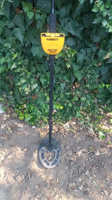 Продам металоискатель Гарет300i