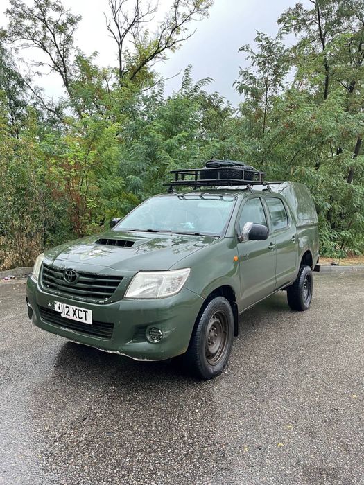 Toyota hilux пикап